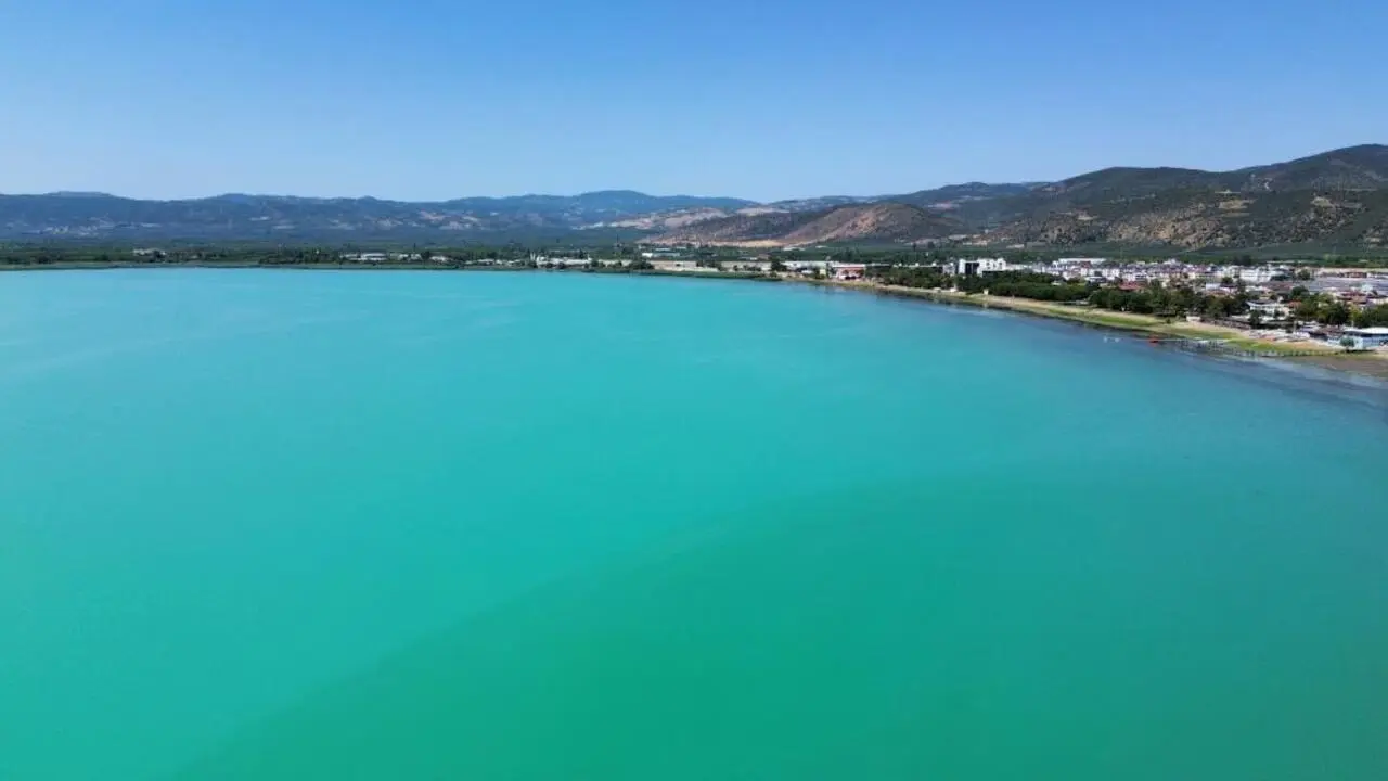 Genç Gazete Turkuaza Bürünən İznik Gölü Görenleri Mest Etti 1