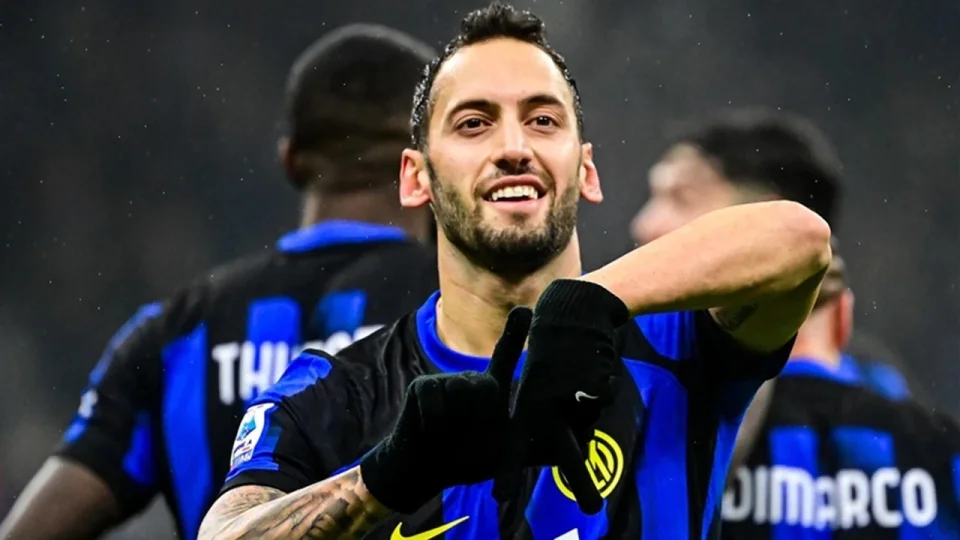 Hakan Çalhanoğlu Fenerbahçe Forması Için Harekete Geçti! Aziz Yıldırım’a Mesaj Gönderdi (2)