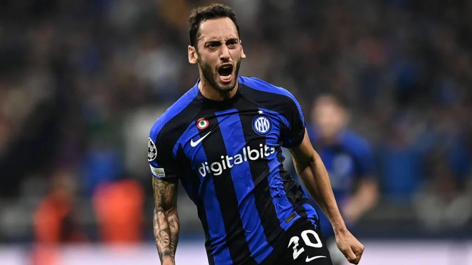 Hakan Çalhanoğlu Fenerbahçe Forması Için Harekete Geçti! Aziz Yıldırım’a Mesaj Gönderdi (4)