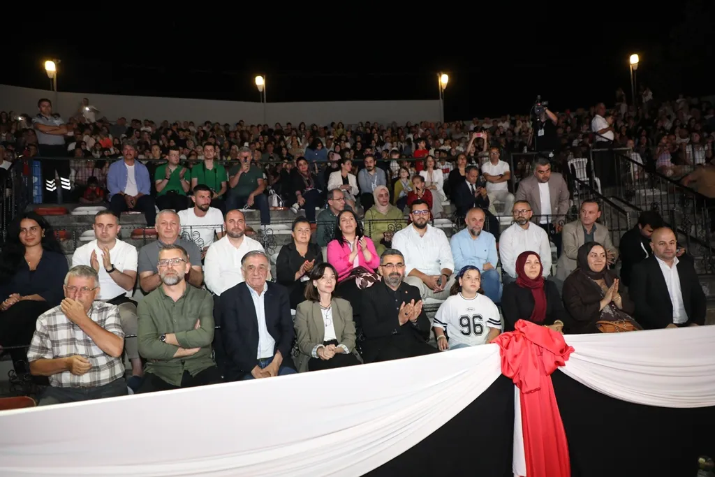 İnegöl Festivalin Ikinci Gününde Kültürlerle Renklendi (10)