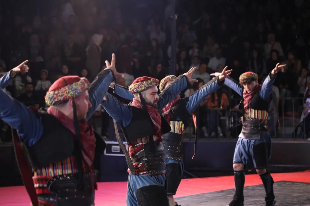 İnegöl Festivalin Ikinci Gününde Kültürlerle Renklendi (12)