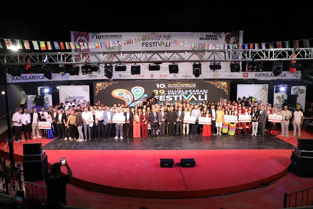 İnegöl Festivalin Ikinci Gününde Kültürlerle Renklendi (16)
