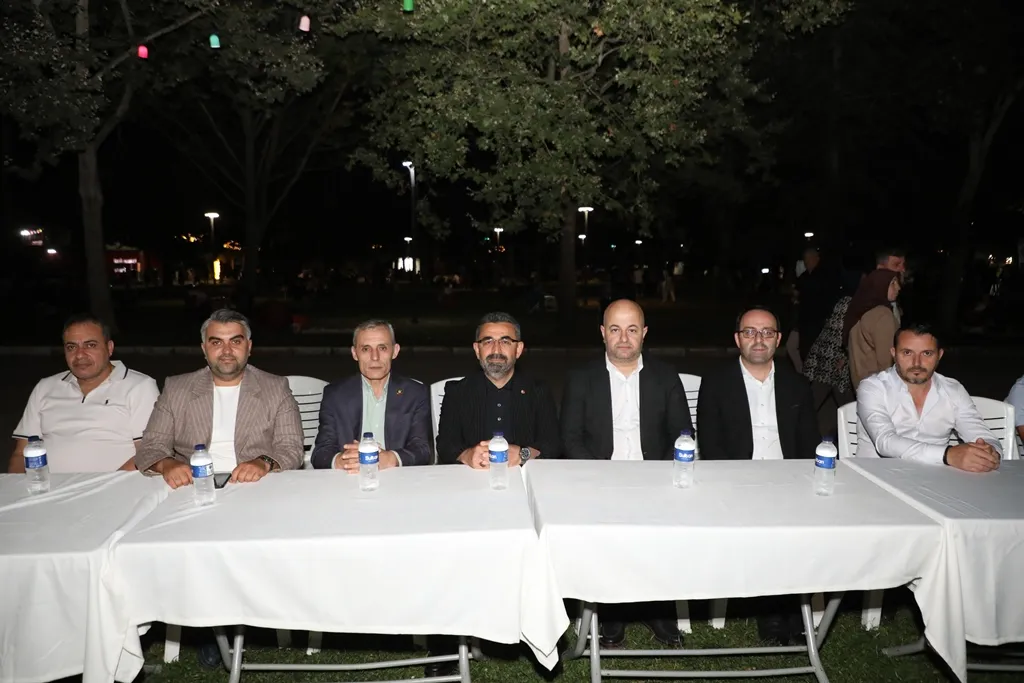 İnegöl Festivalin Ikinci Gününde Kültürlerle Renklendi (8)