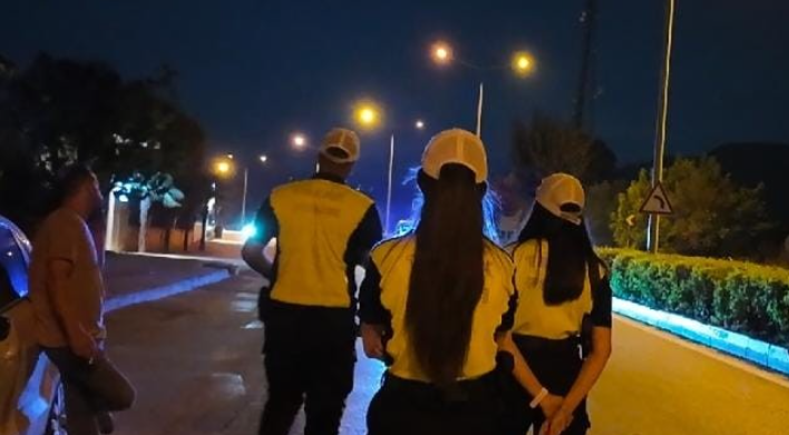 İnegöl'de 1.99 Promil Alkollü Sürücü Yakalandı Araçta 5 Çocuk Vardı (2)
