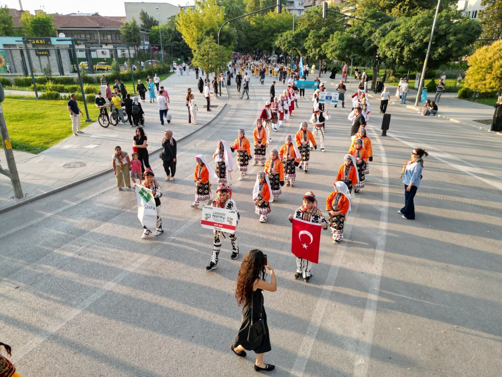 İnegöl’de 39. Uluslararası Kültür Sanat Festivali Başladı (4)