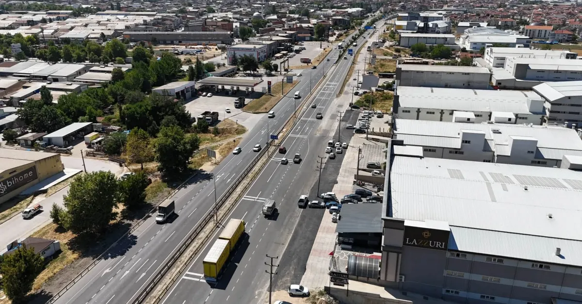 İnegöl’de 43 Fabrika Girişine Asfalt Uygulaması Yapıldı (1)