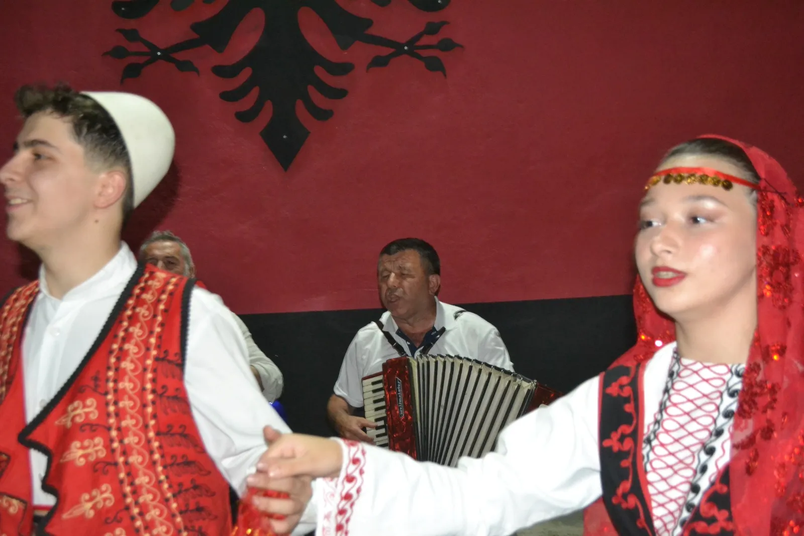 İnegöl’de Akordeonuyla Rumeli Kültürünü Yaşatıyor (11)