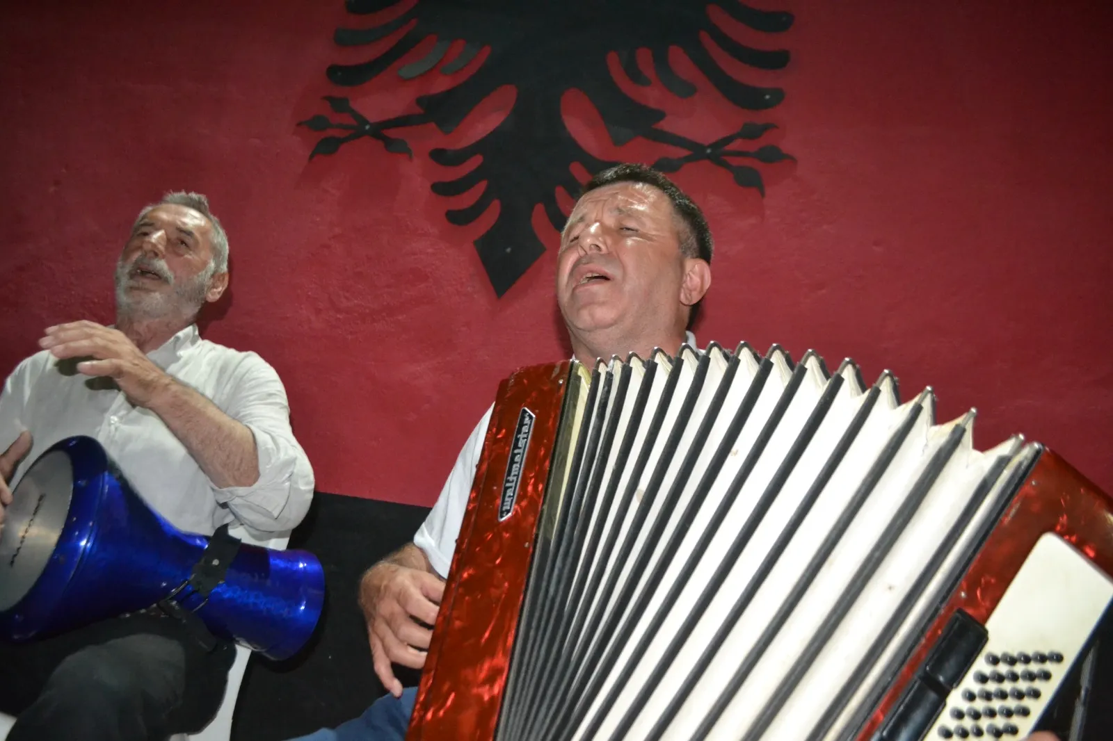 İnegöl’de Akordeonuyla Rumeli Kültürünü Yaşatıyor (4)