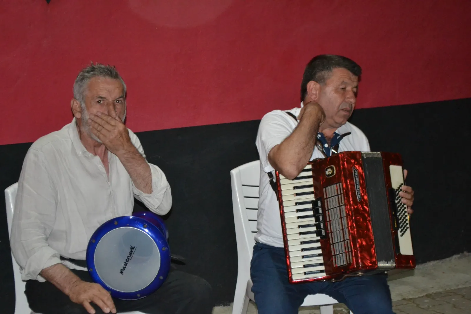 İnegöl’de Akordeonuyla Rumeli Kültürünü Yaşatıyor (6)