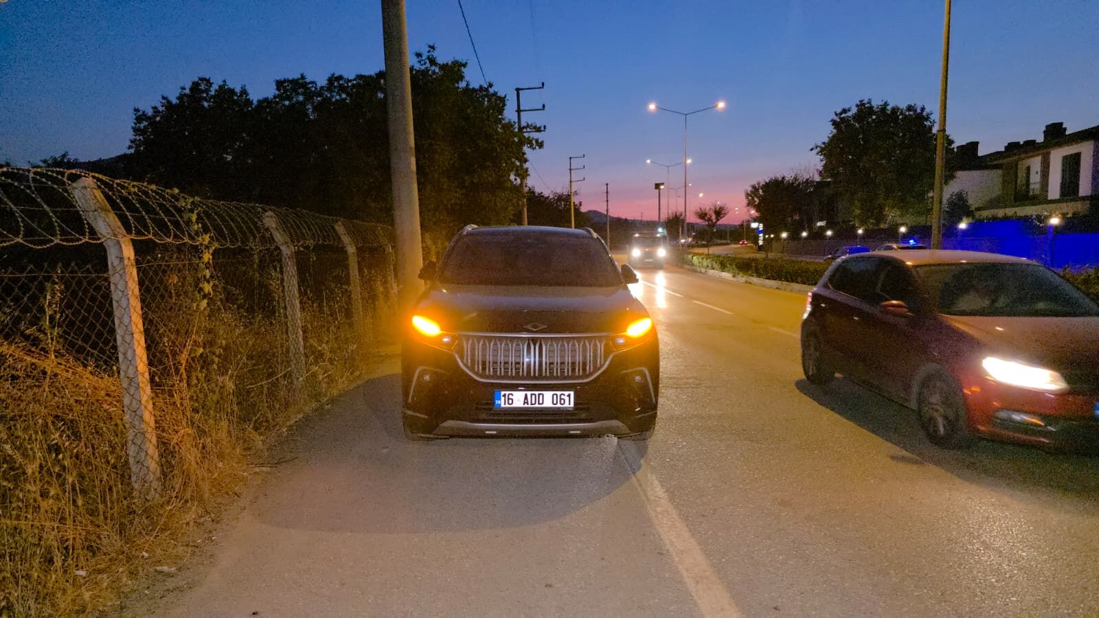İnegöl'de Ayni Yol, Yi̇ne Kaza! Ağir Yaralandi Gg (1)
