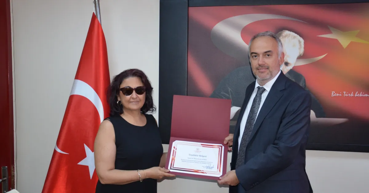 İnegöl’de Görev Yapan İki Aile Hekimine Başarı Belgesi (2)