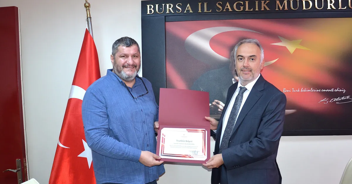 İnegöl’de Görev Yapan İki Aile Hekimine Başarı Belgesi (3)