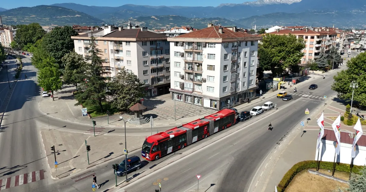 İnegöl’de İlk Metrobüs Denemesi Yapıldı Merkez Ile Alanyurt Bağlanacak (2)