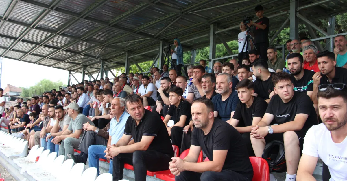 İnegöl'de Köyler Arası Futbol Turnuvasında İlk 3 Hafta Tamamlandı (3)