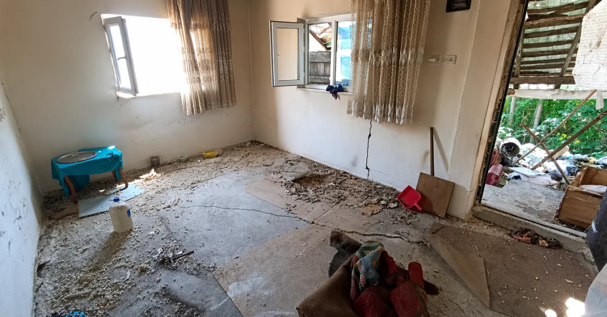 İnegöl’de Yalnız Yaşayan 68 Yaşındaki Kadının Evi Yenilendi (5)