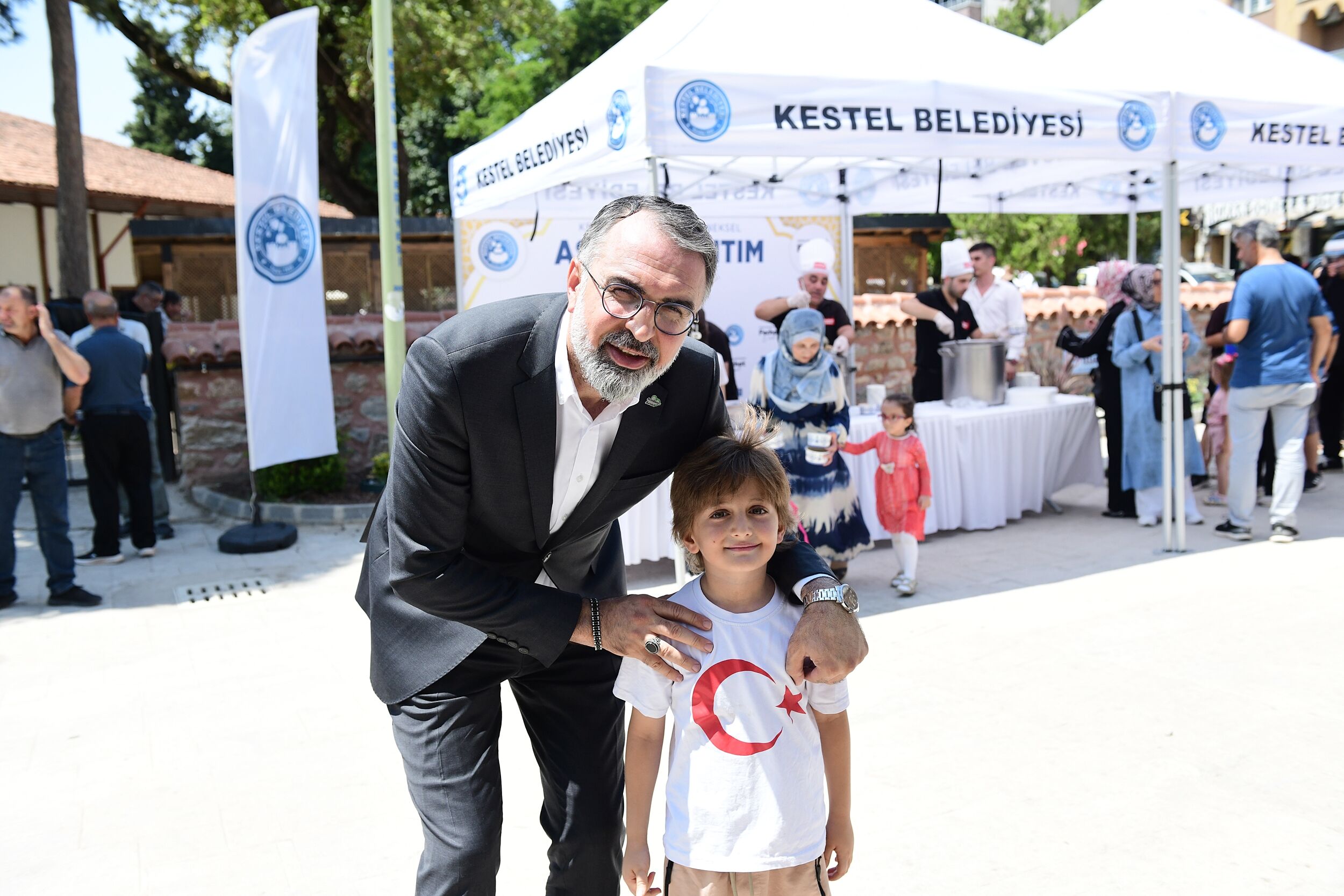 Kestel’de Geleneksel Aşure İkramına Yoğun İlgi (1)