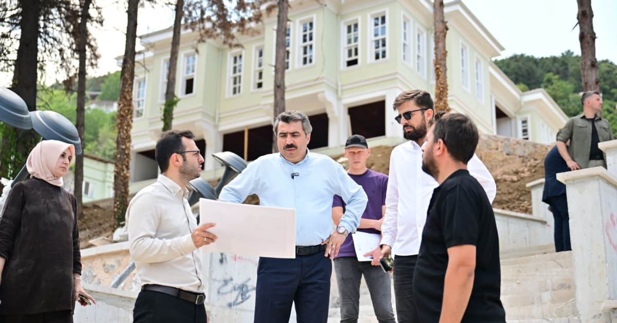 Mollaarap’ta Büyük Dönüşüm Fevziye Parkı Ve Tarihi Köşkte Çalışmalar Yüzde 90’A Ulaştı (1)