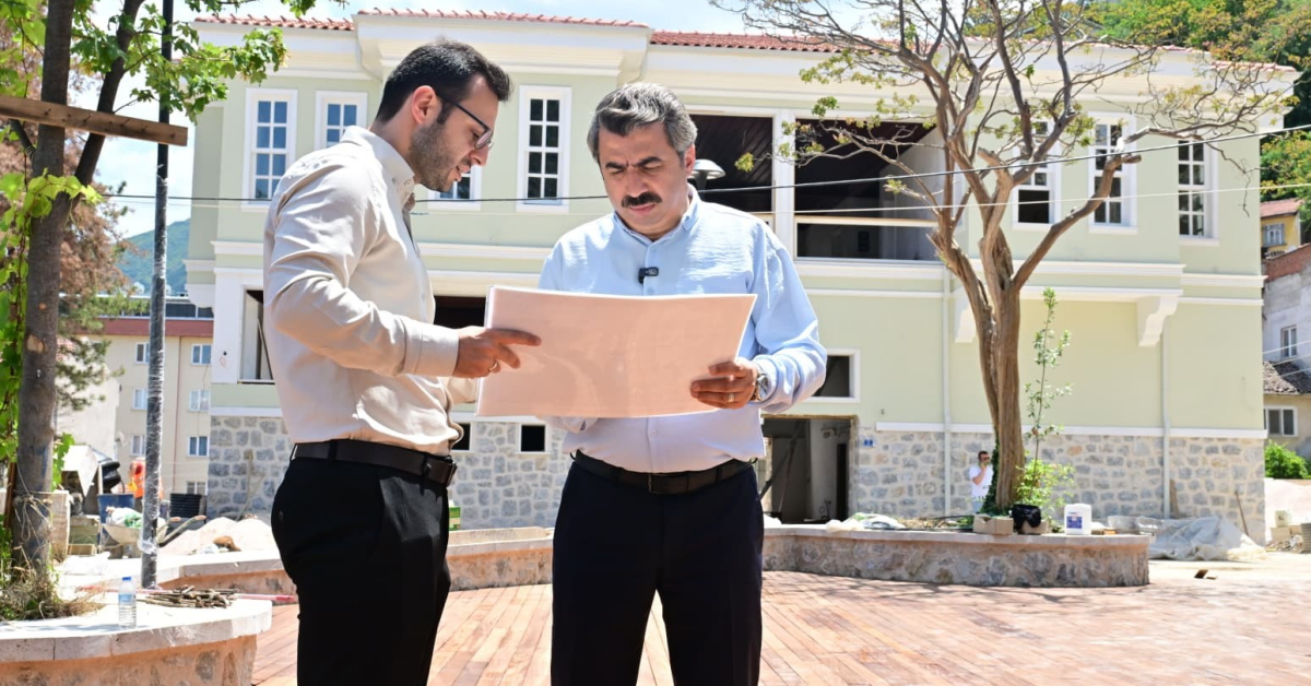 Mollaarap’ta Büyük Dönüşüm Fevziye Parkı Ve Tarihi Köşkte Çalışmalar Yüzde 90’A Ulaştı (3)