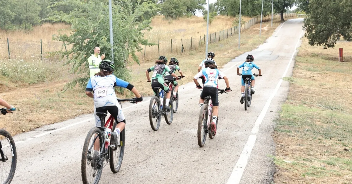 Nilüfer’de Genç Bisikletçiler Yağmur Ve Çamura Karşı Pedal Çevirdi (2)