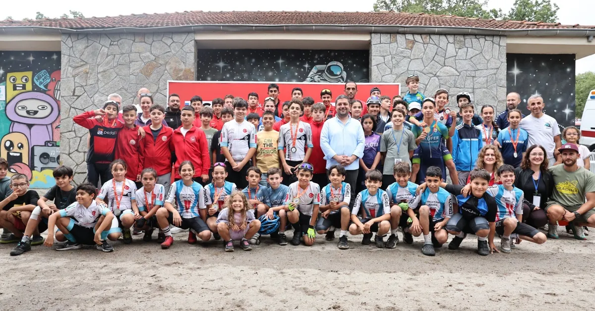 Nilüfer’de Genç Bisikletçiler Yağmur Ve Çamura Karşı Pedal Çevirdi (3)
