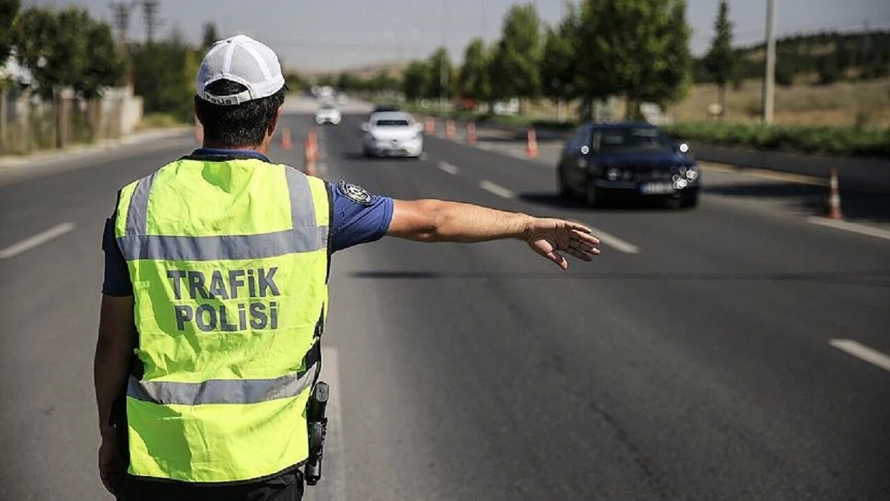 Yeni Trafik Cezaları Yolda! Drift Ve Makas Atan Aday Sürücülerin Ehliyeti İptal Edilebilecek (4)
