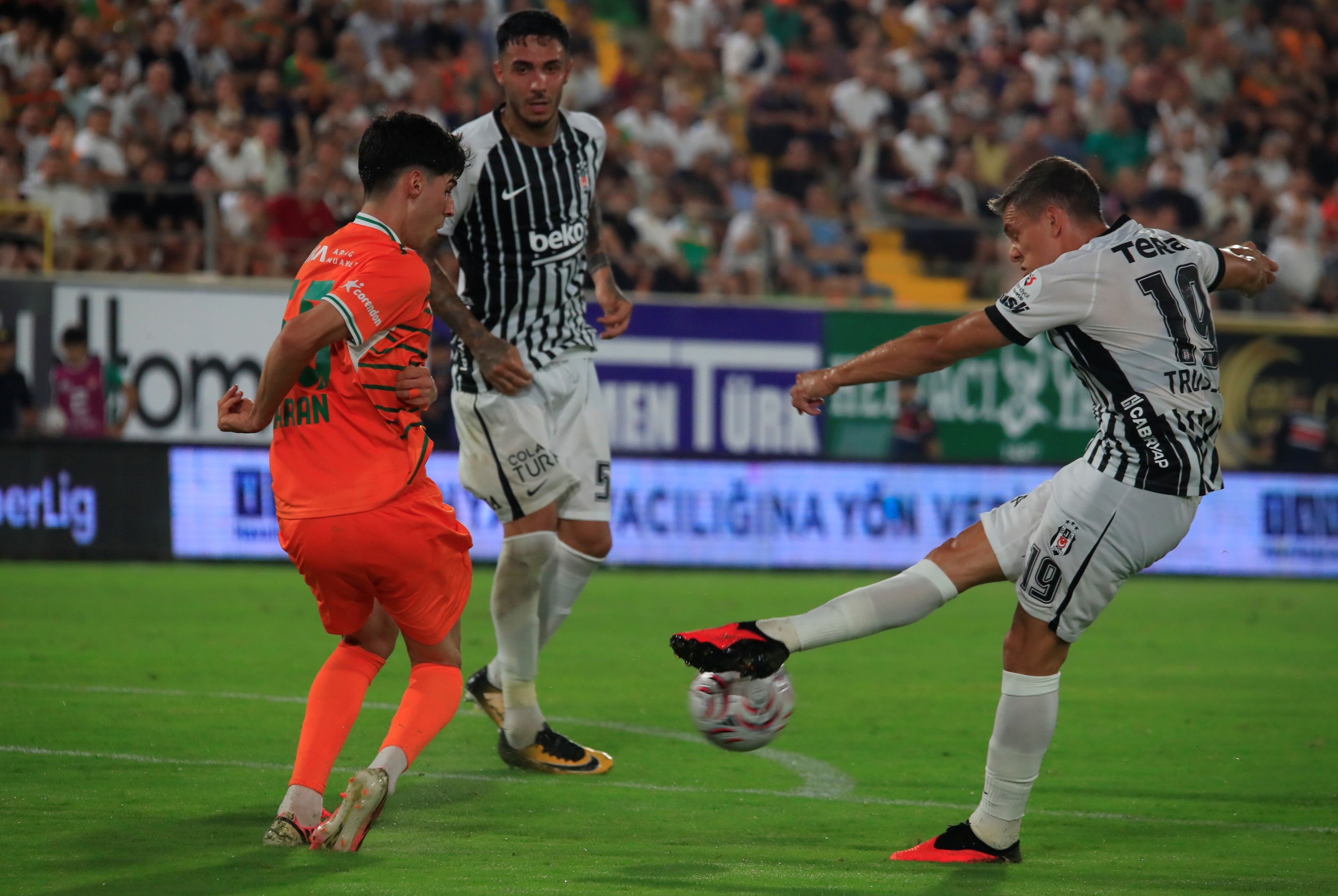 Alanyaspor Beşiktaş Maçının Hakemleri Hakkında Suç Duyurusu (1)