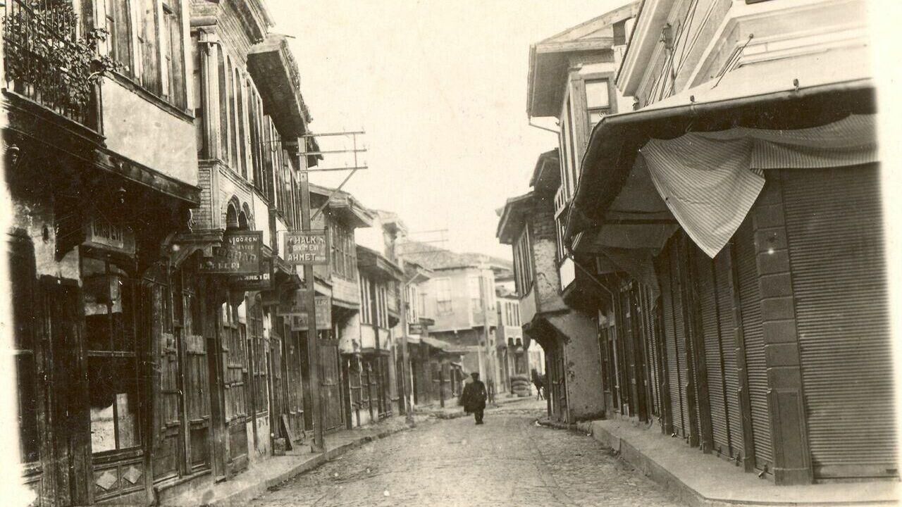 Ankara Caddesi̇ İnegöl Merkez Eski̇ Foto Mazi̇den Bi̇r Kare Gençgazete (10)