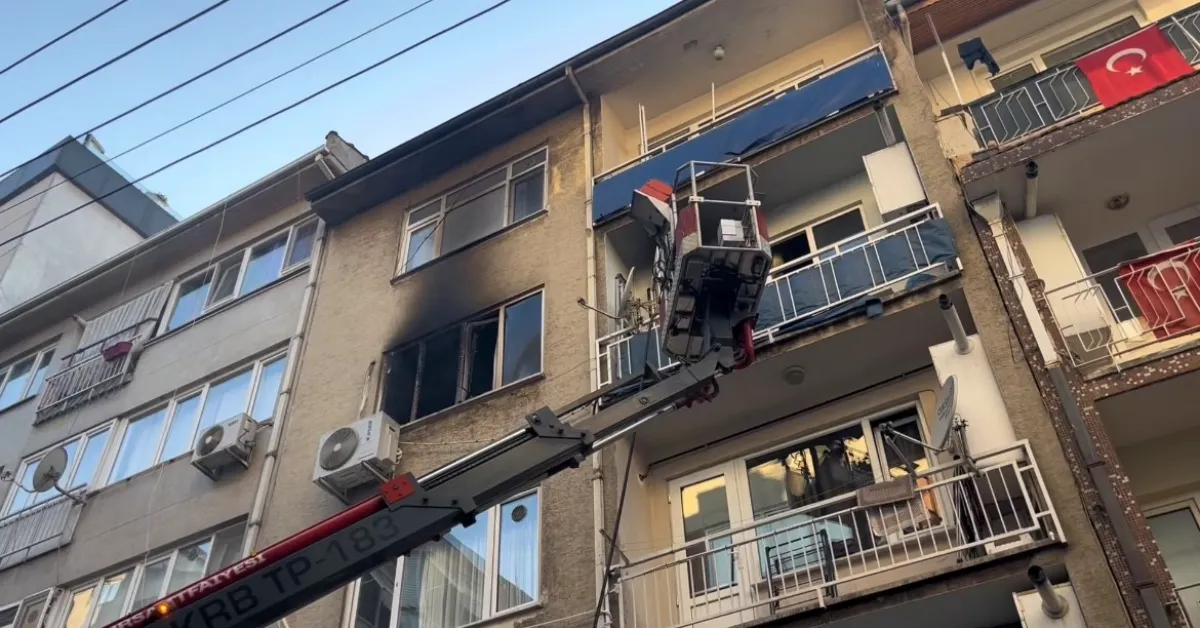 Bursa’da 4 Katlı Binada Yangın Paniği