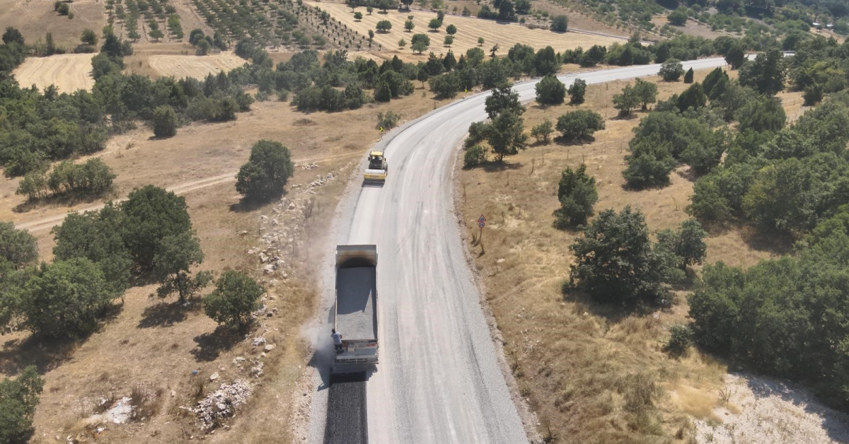 Bursa’da 5 Mahallenin Yolu Yenileniyor 10 Kilometrelik Çalışma Başladı (2)