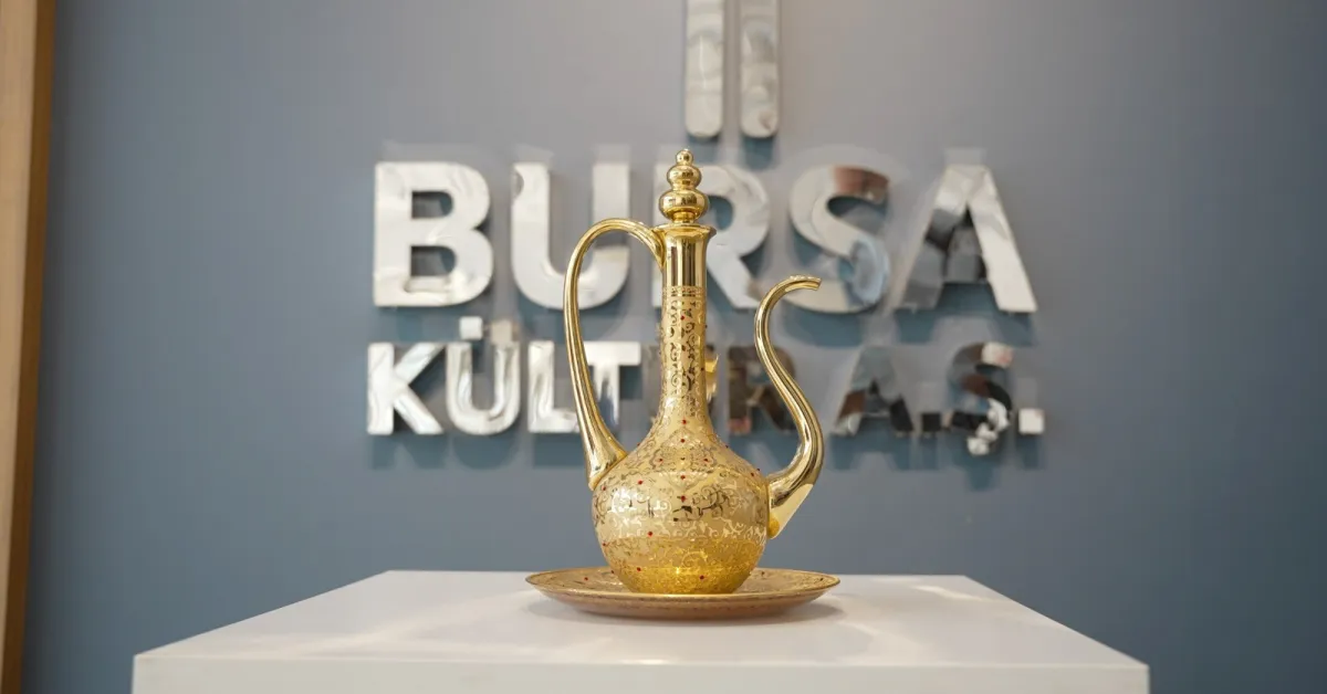 Bursa’da Geleneksel Türk Cam Süsleme Sanatı Geleceğe Taşınıyor (3)