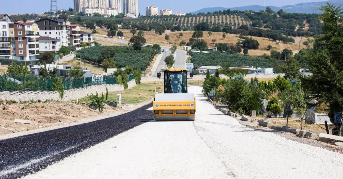 Bursa’da Mezarlık Yolları Yenileniyor (4)