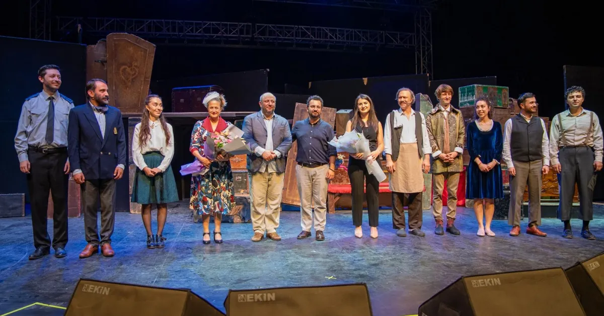 ‘Cimri’ Oyunu Uluslararası Bursa Festivali’nde Sahnelendi (3)