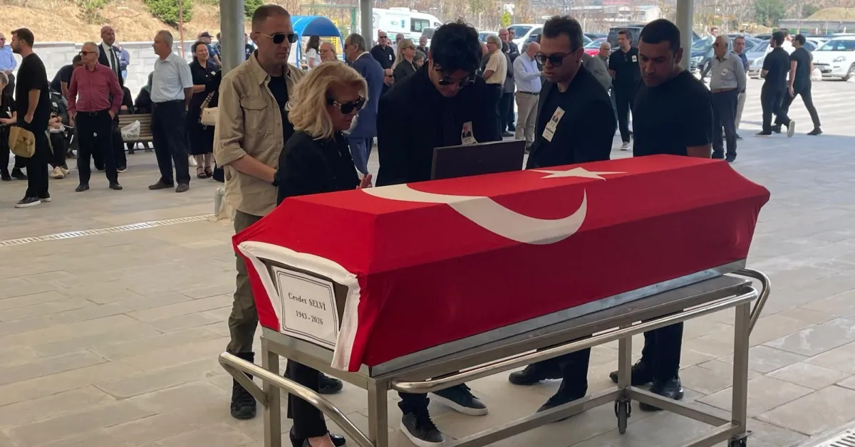 Eski Chp Kocaeli Milletvekili Mehmet Cevdet Selvi Son Yolculuğuna Uğurlandı (2)