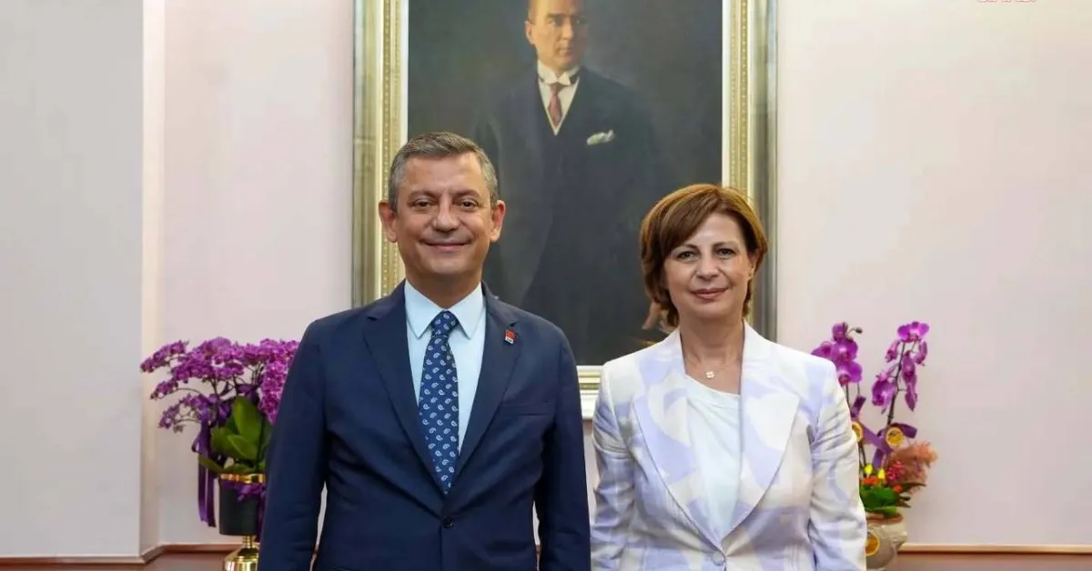 Eskişehir Büyükşehir Belediye Başkanı Ayşe Ünlüce Chp’den Istifa Etti, Yeni̇ Parti’ye Katıldı (2)