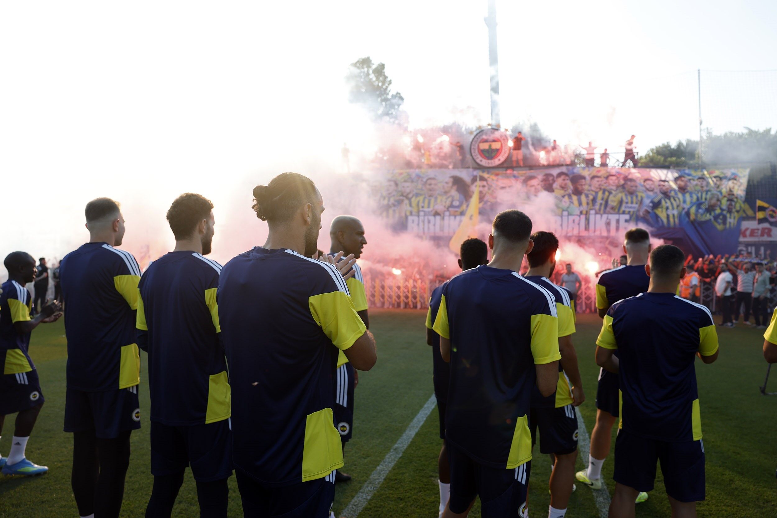 Fenerbahçe Taraftarı Samandıra’yı Meşalelerle Yaktı (2)