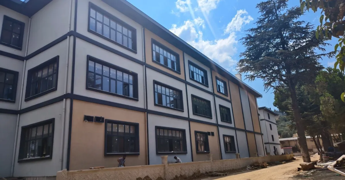 Gemlik’te 500 Kişilik Öğrenci Yurdu Tamamlanma Aşamasına Geldi (6)