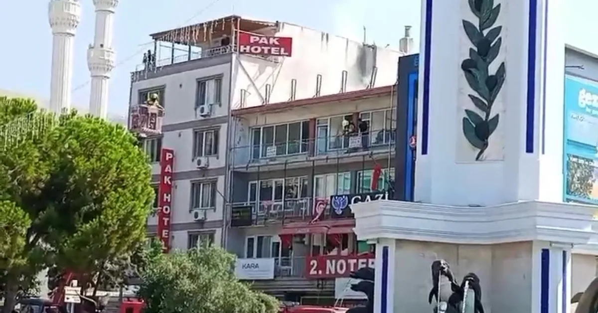 Gemlik’te Pasajın Çatı Katında Yangın