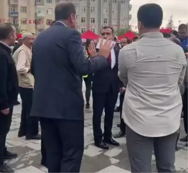 Genç Gazete 30 Ağustos Töreninde Protokol Gerilimi! Belediye Başkanı Ve Müdür Herkesin Önünde Birbirine Girdi (2)