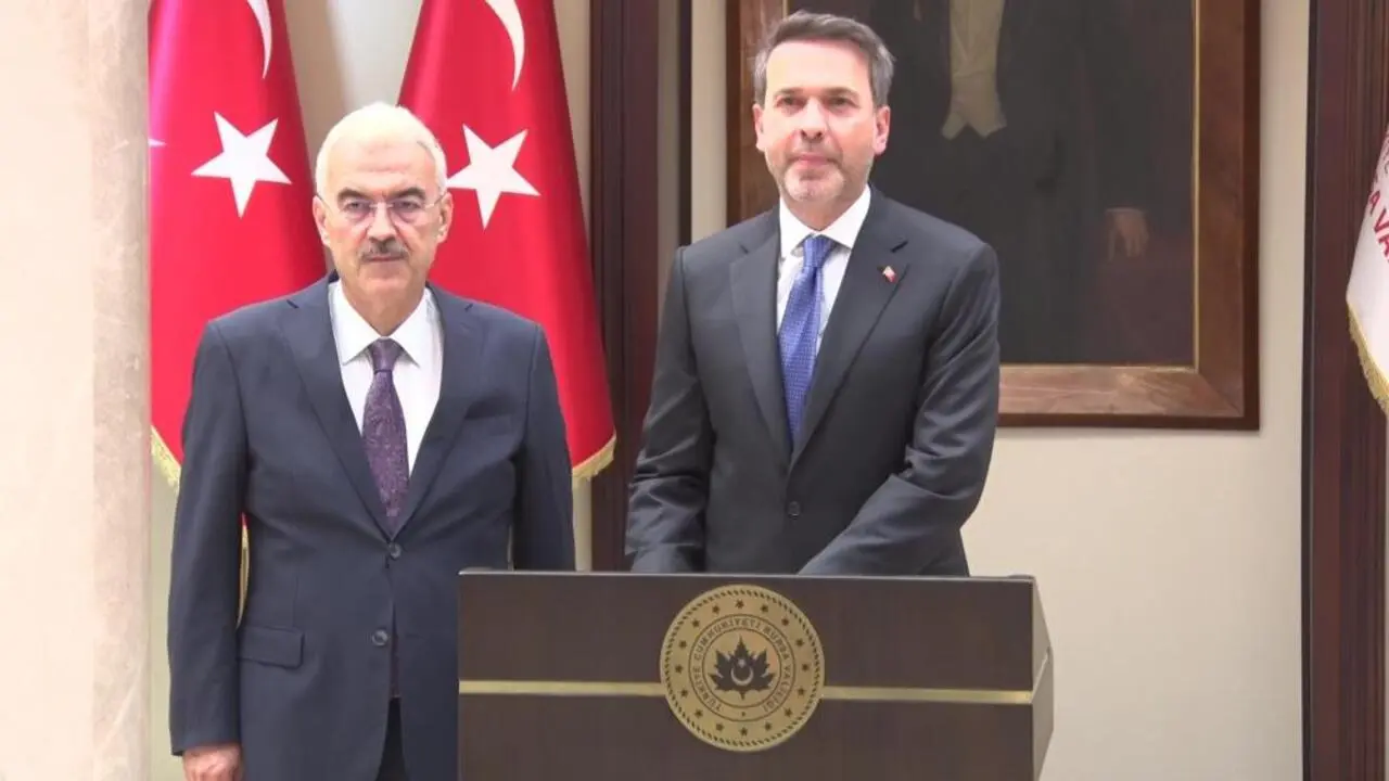 Genç Gazete Bakan Bayraktar Bursa’da Valilik Ve Büyükşehir Belediyesine Ziyaret (1)