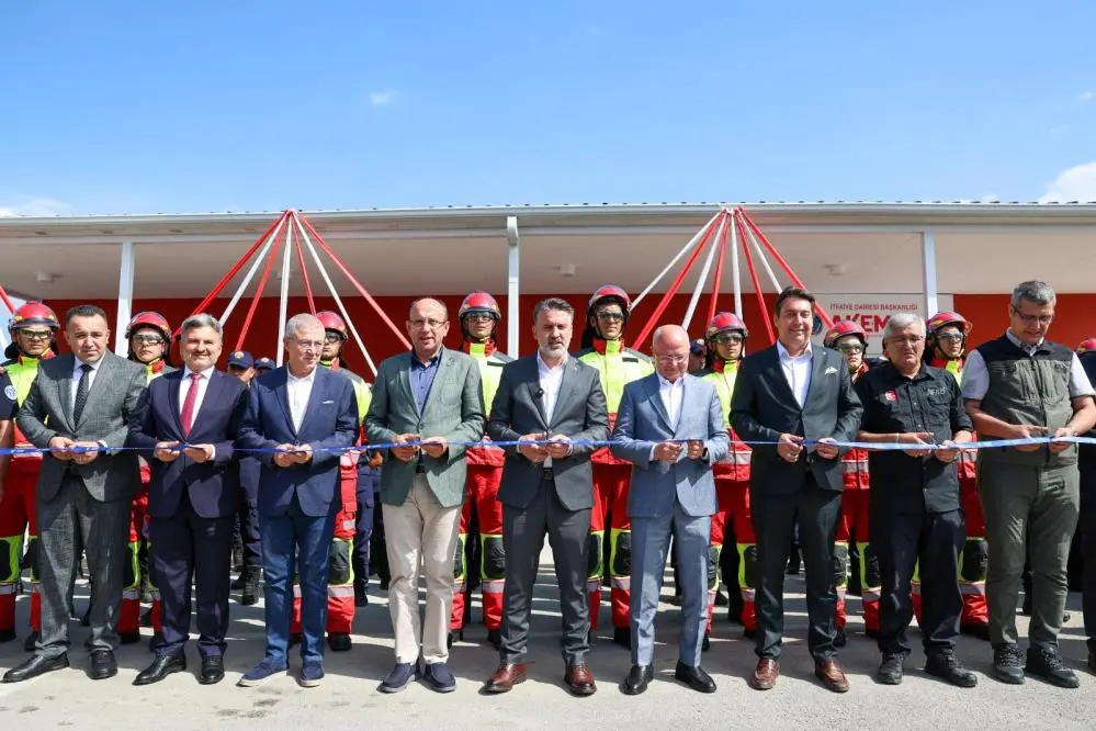 Genç Gazete Bursa’da 17 Ağustos Tatbikatı Nefes Kesti! Türk Bayrağı Metrelerce Yükseklikten Indirildi (3)