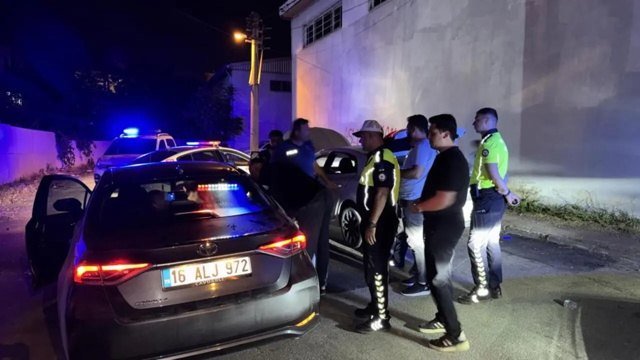 Genç Gazete Bursa’da Çalıntı Otomobille Kaçtılar! Cezası Ağır Oldu (1)-1