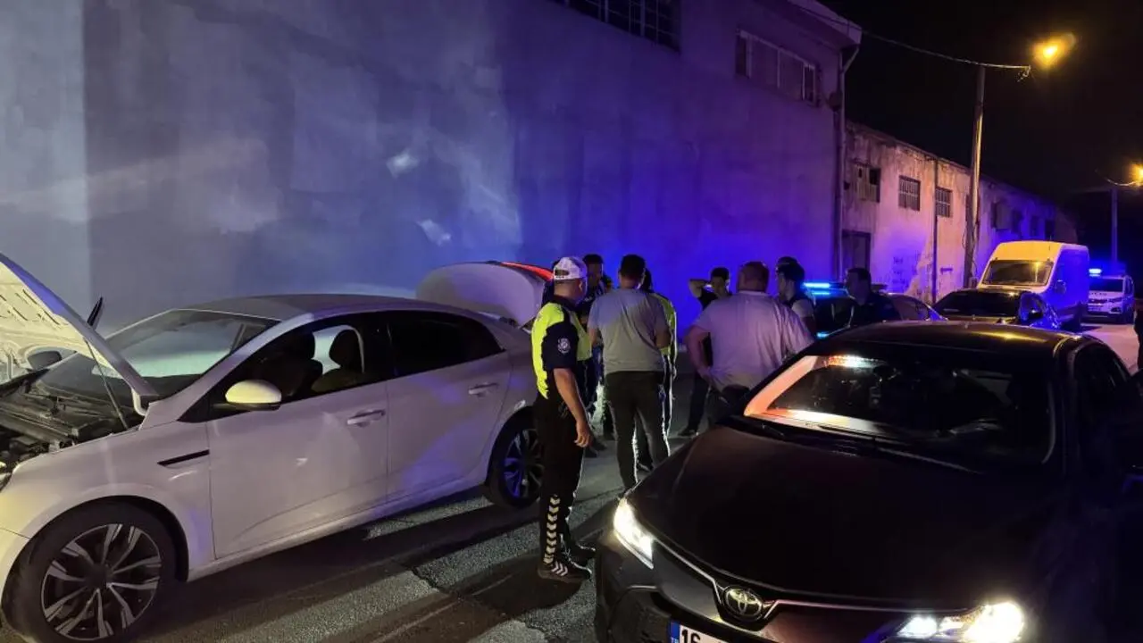 Genç Gazete Bursa’da Çalıntı Otomobille Kaçtılar! Cezası Ağır Oldu (2)