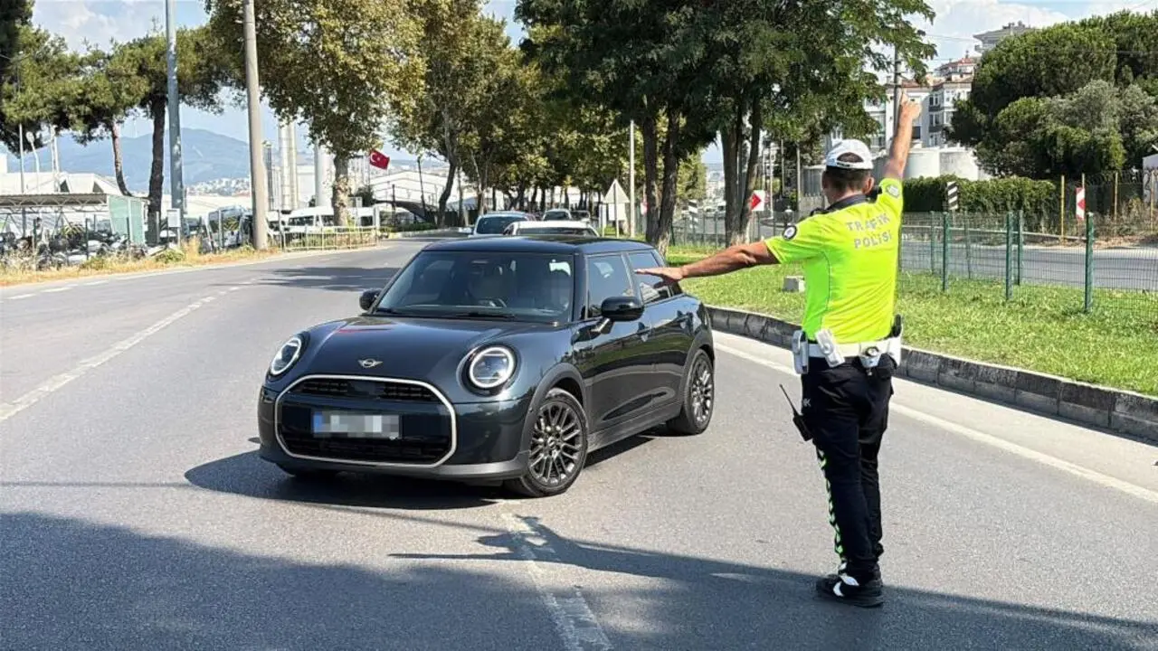 Genç Gazete Bursa’da Korsan Taksicilikte “Arkadaşız De” Taktiği Pahalıya Patladı (3)
