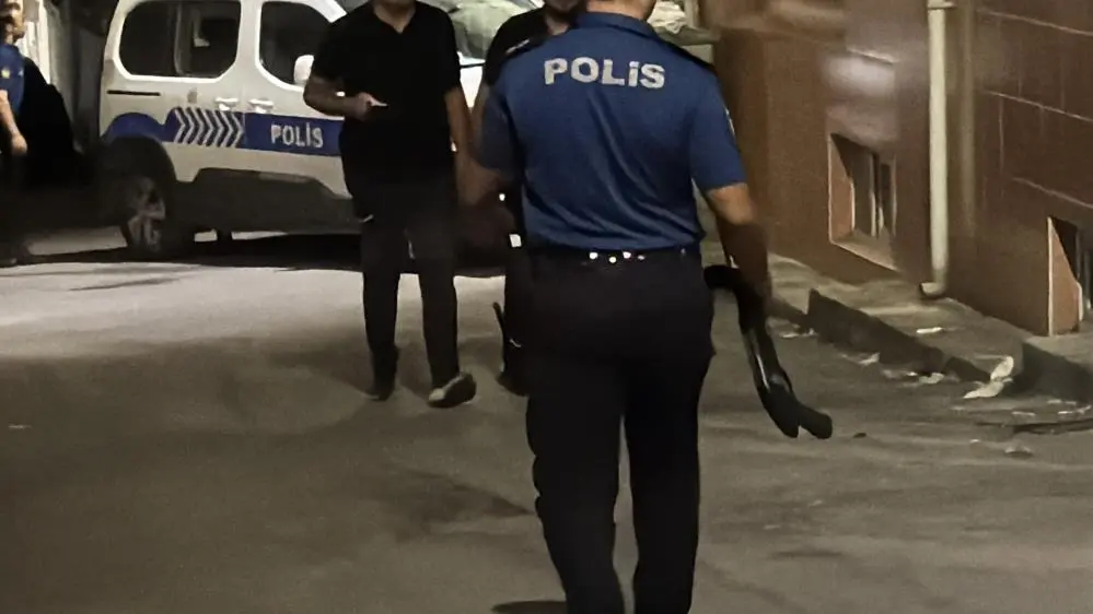 Genç Gazete Bursa’da Pompalı Tüfekli Şüpheli Akrabasının Evini Bastı (1)-1