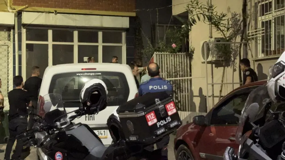 Genç Gazete Bursa’da Pompalı Tüfekli Şüpheli Akrabasının Evini Bastı (3)