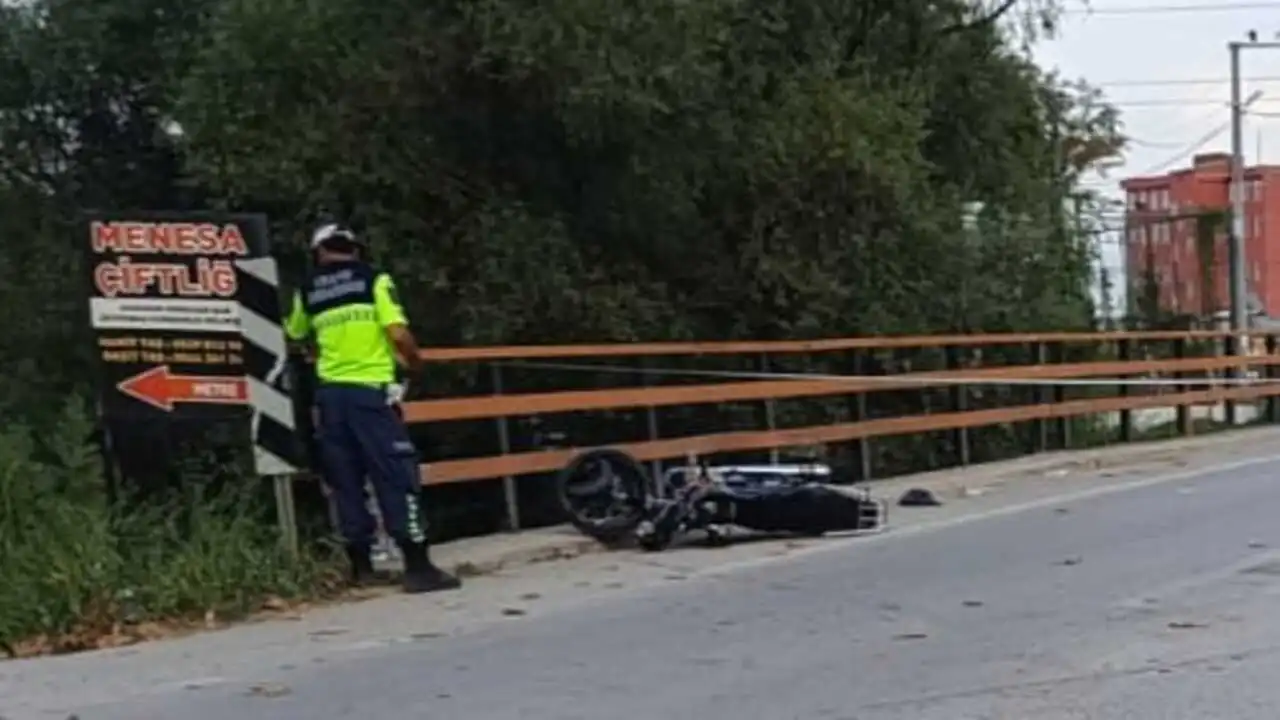 Genç Gazete Cerrah’ta Feci Kaza! Motosiklet Sürücüsü Ağır Yaralandı (2)