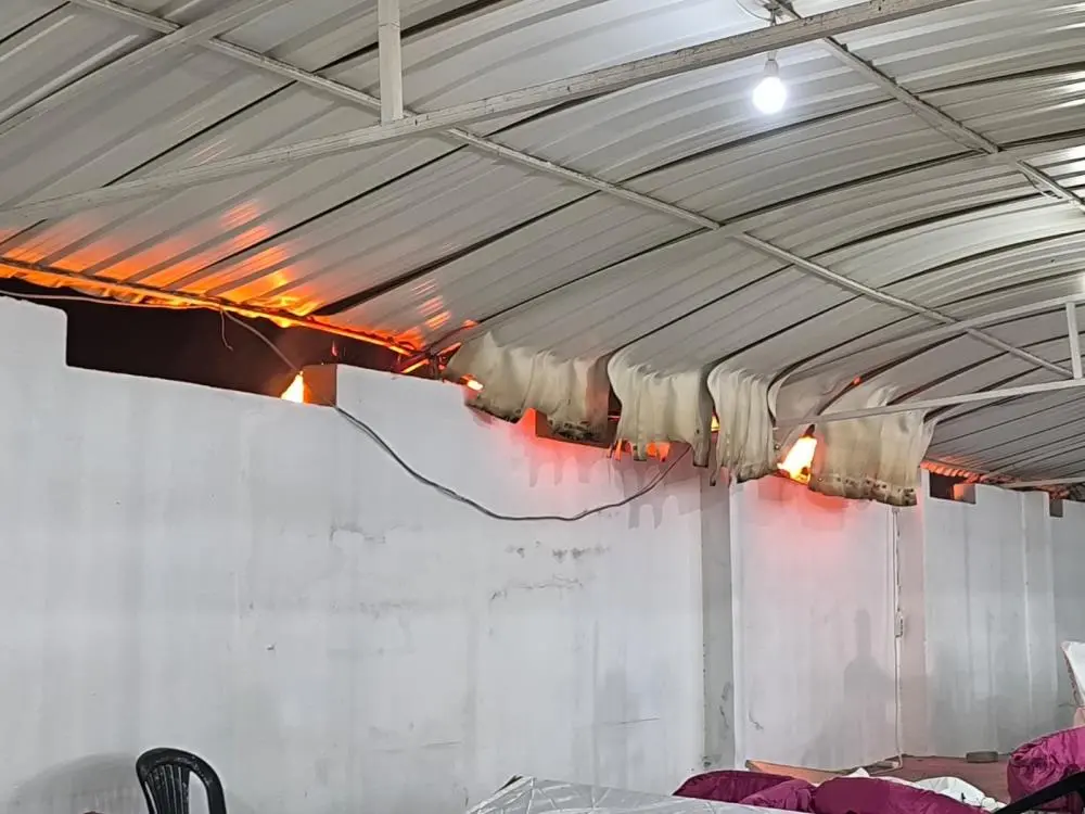 Genç Gazete Düğün Salonunun Çatısı Alev Aldı, Davetliler Halaya Devam Etti (2)