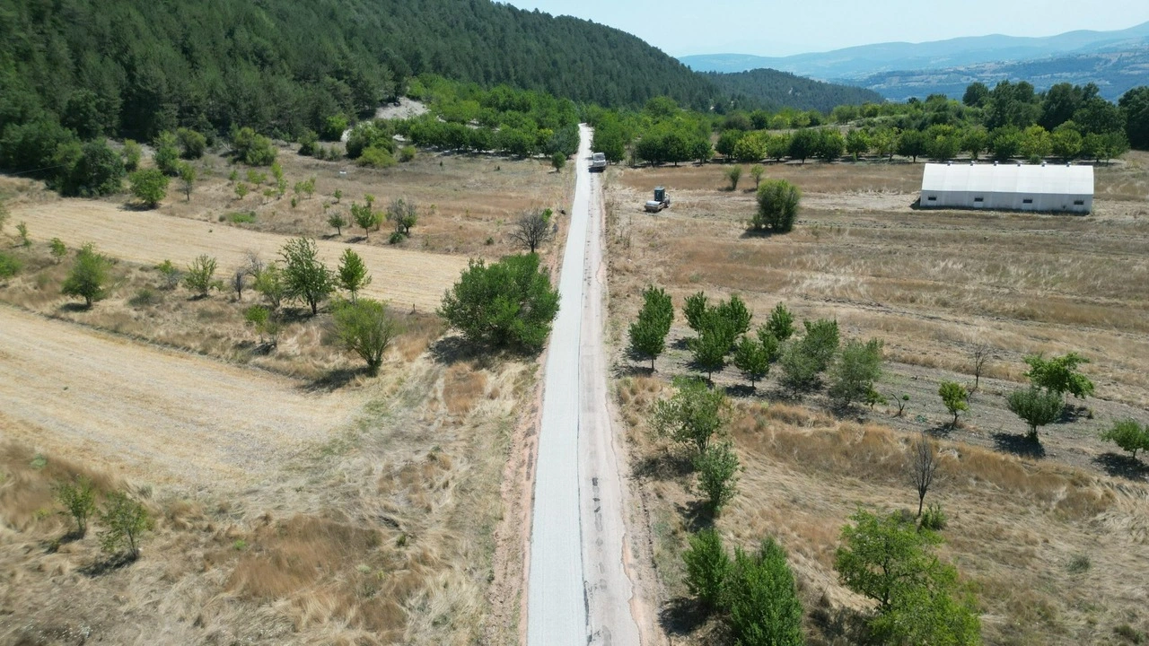 Genç Gazete Keles’te Yollar Hem Yenileniyor Hem Genişliyor (2)