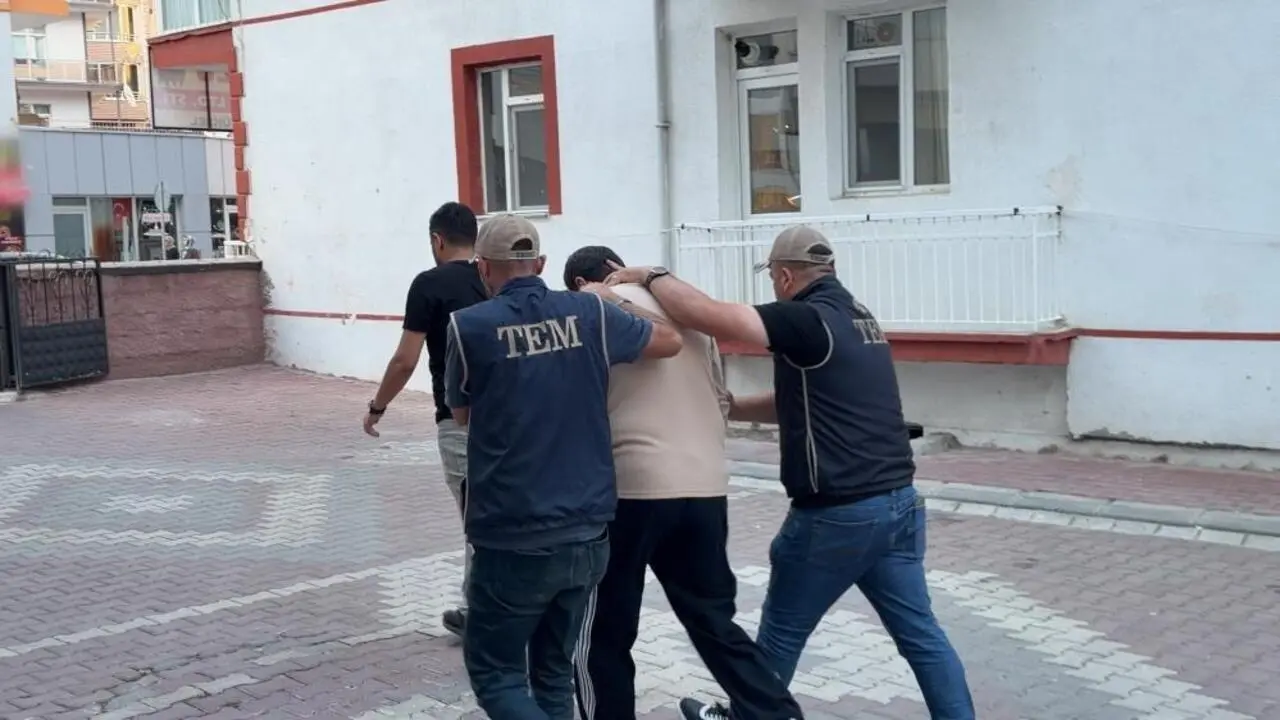 Genç Gazete Kırmızı Bültenle Aranan Irak Uyruklu Kişi Kırşehir’de Yakalandı (1)
