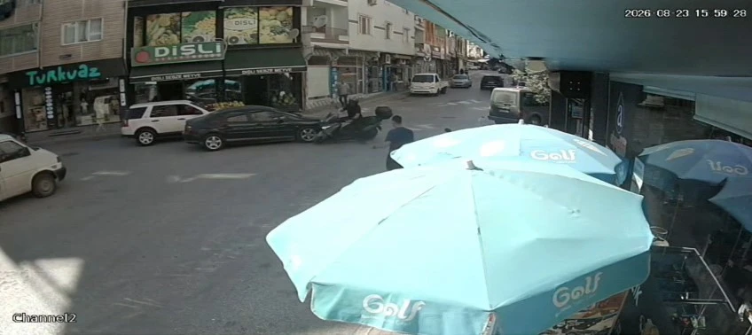 Genç Gazete Orhangazi’de Otomobil Motosiklete Çarptı! Sürücü Olay Yerinden Kaçtı (1)